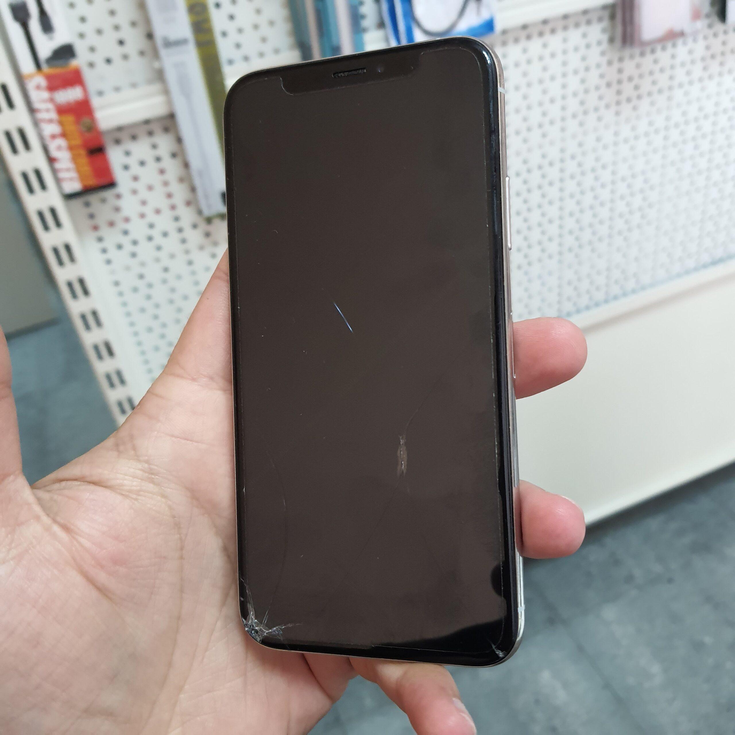 Дисплей с тъч за iPhone XS с дефект и счупено (02) - Image 2